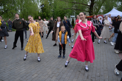 Празднование Дня Победы продолжается на многочисленных площадках Городского сада им. А. Невского