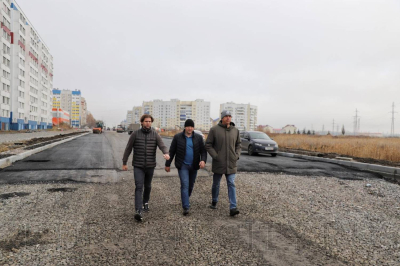Временно исполняющий  полномочия главы города Кургана Антон Науменко проверил строительство дорог, ремонты мостов и благоустройство