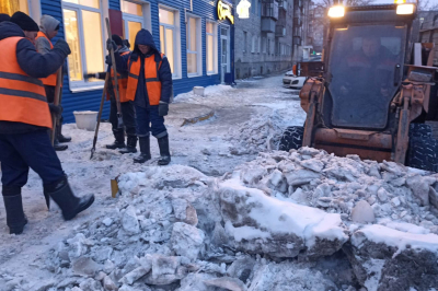 Весна близко! Дорожные службы Кургана продолжают круглосуточно приводить в порядок улично-дорожную сеть