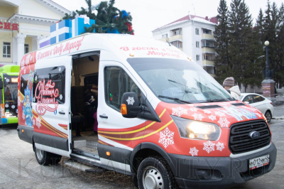 «В гости к Деду Морозу». По Кургану курсирует новогодний автобус
