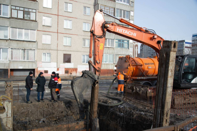 Временно исполняющий полномочия главы города Кургана Антон Науменко проконтролировал строительство дорог и ремонты жилищно-коммунальных объектов