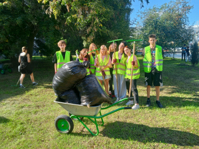 У трудовых отрядов Кургана продолжается десятая смена