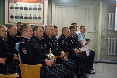 Глава города Кургана Елена Ситникова поздравила сотрудников органов внутренних дел с профессиональным праздником