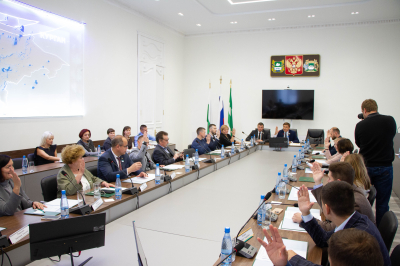 В связи с избранием в областную думу Игорь Прозоров покинул пост председателя городского парламента