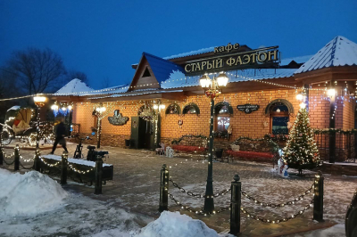 «Новогодний калейдоскоп». В Кургане предприятия бизнеса оформляют свои объекты к празднику