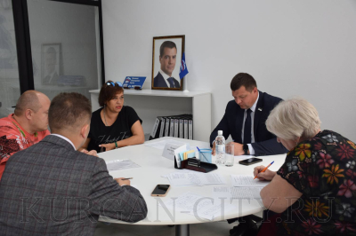 Глава города Кургана Антон Науменко провёл приём граждан в общественной приемной «Единой России»