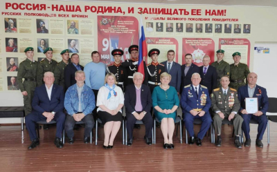 «История викториальных дат России». В гимназии № 27 открыли широкоформатное информативное панно