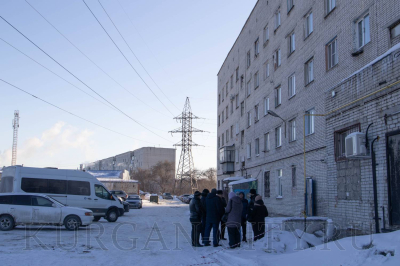 В Кургане продолжают ремонтировать проблемные дома МУП «Прометей»
