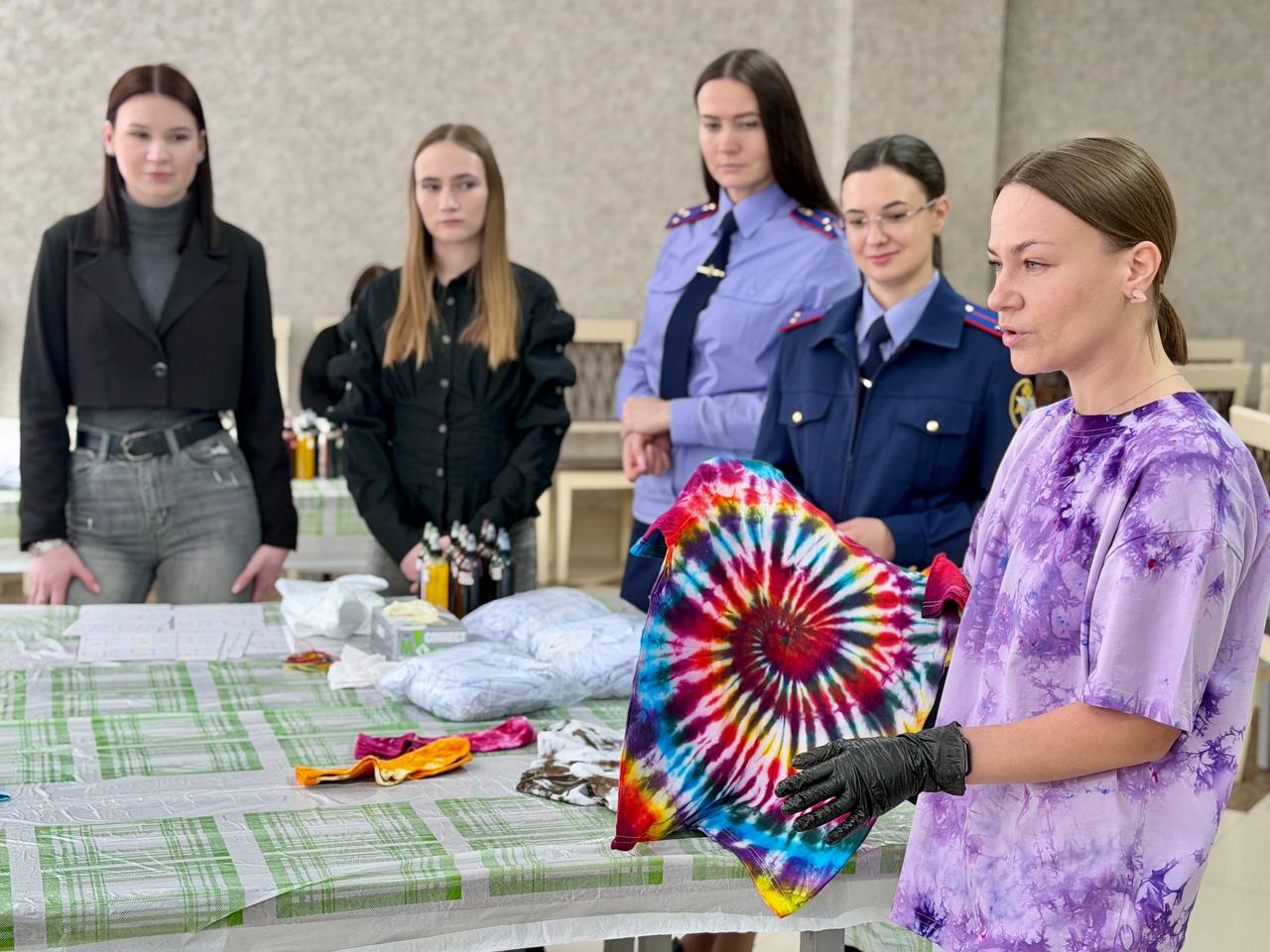Молодежный союз «Юный следователь» организовал творческую мастер-класс для воспитанников детского дома