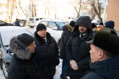 Департамент ЖКХ контролирует работы по осушению подвала многоквартирного жилого дома № 111 по улице К. Мяготина