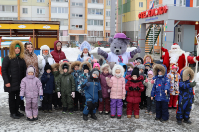 Веселое настроение и встреча с Дедом морозом. Курганские малыши за здоровый образ жизни