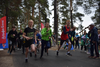 На старте  - любители бега. В Кургане состоялся Рябковский пробег