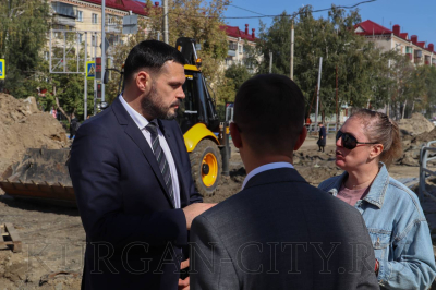Директор ДЖКХ Роман Медведев проконтролировал ход работ на ул. Коли Мяготина