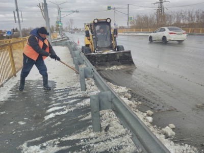 Уборка от снега ведется в круглосуточном режиме