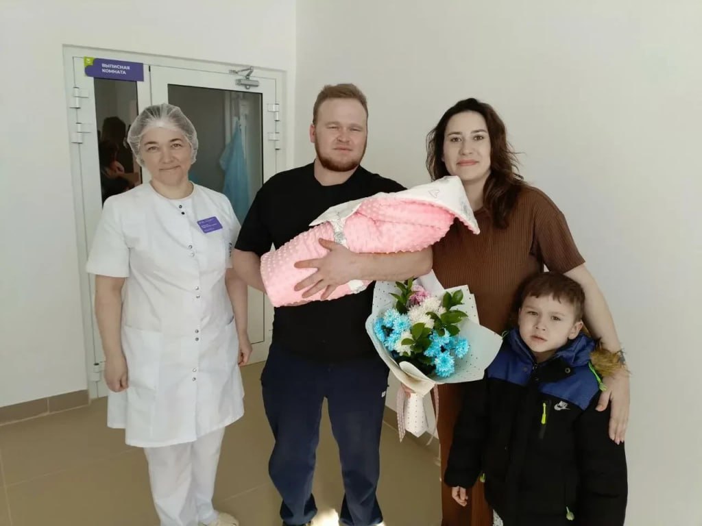 Из родильного отделения в Каргаполье выписали первого малыша