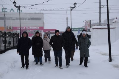 Глава города Антон Науменко проверил, как ведутся ремонты школ