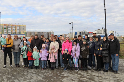 Парк в 4-ом микрорайоне украсили семейные деревья