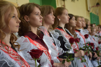 Когда уйдём со школьного двора. В Кургане проходят «последние звонки»