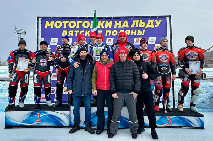 У шадринцев «бронза» на командном Кубке России по ледовому спидвею