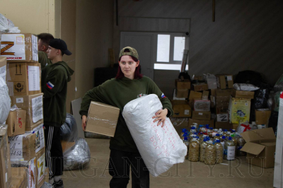 Глава города Кургана Антон Науменко принял участие в отправке гуманитарного груза в зону СВО