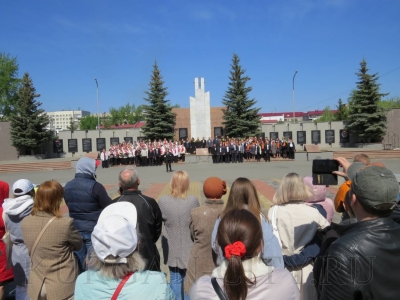 «Поющий город». В День Победы перед курганцами выступил хор горожан