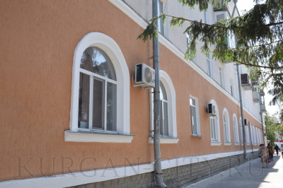 В Кургане продолжают ремонтировать фасады жилых многоквартирных домов