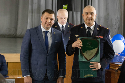 Временно исполняющий полномочия главы города Антон Науменко поздравил сотрудников органов внутренних дел с профессиональным праздником