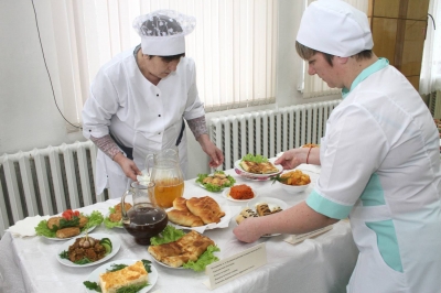 В МУП «Комбинат питания» состоялась аттестация сотрудников школьных столовых