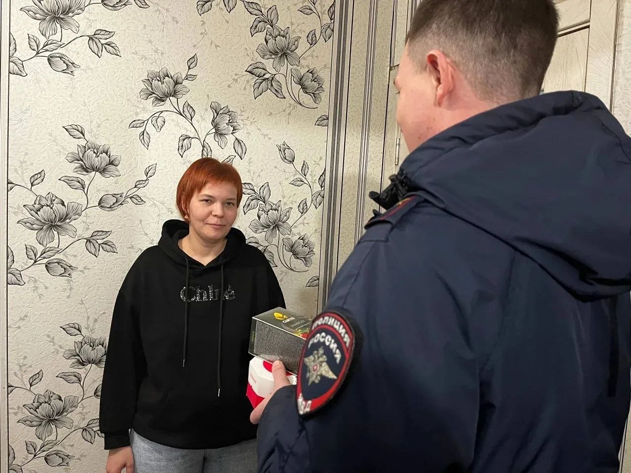 Полицейские Кургана дарят весеннее настроение и напоминают о безопасности