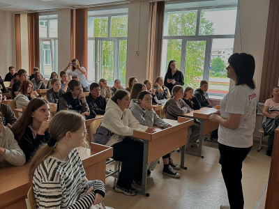 Школьники Кургана поделились правовыми знаниями на примере поведения литературных героев