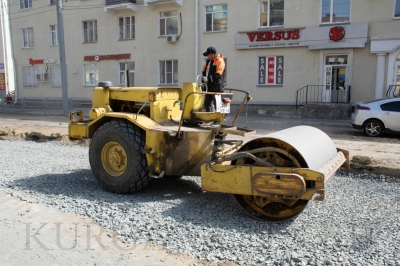 На улице К. Мяготина началось восстановление благоустройства