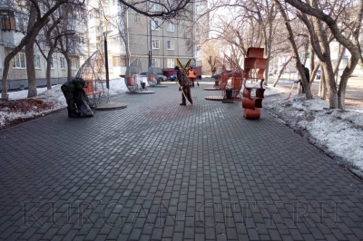 Дорожные службы ежедневно наводят порядок на улицах Кургана