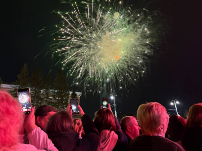 День Победы в Кургане завершился праздничным салютом