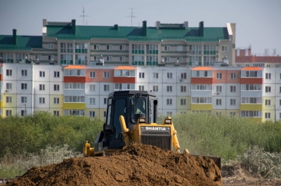 В 4-м микрорайоне Заозерного жилого массива благоустраивают территорию парка