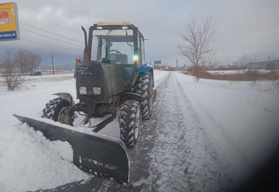 На улицах Кургана продолжают работать дорожники