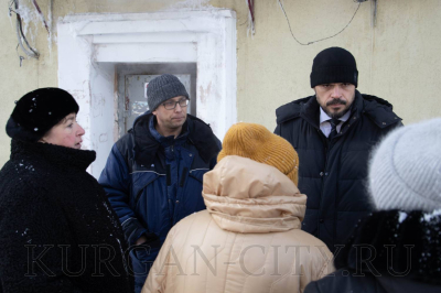 Директор Департамента ЖКХ Роман Медведев встретился с жильцами дома № 26 по улице Ленина