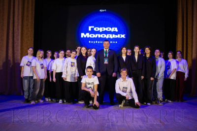 «У нас очень талантливая молодежь!» Глава города Кургана Антон Науменко встретился с участниками 19 профильной смены «Город молодых»