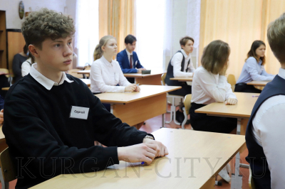 Девятиклассники написали ОГЭ по русскому языку