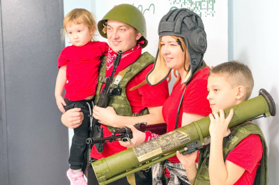 «Молодые семьи молодого Кургана - 2025» встретились на спортивных эстафетах
